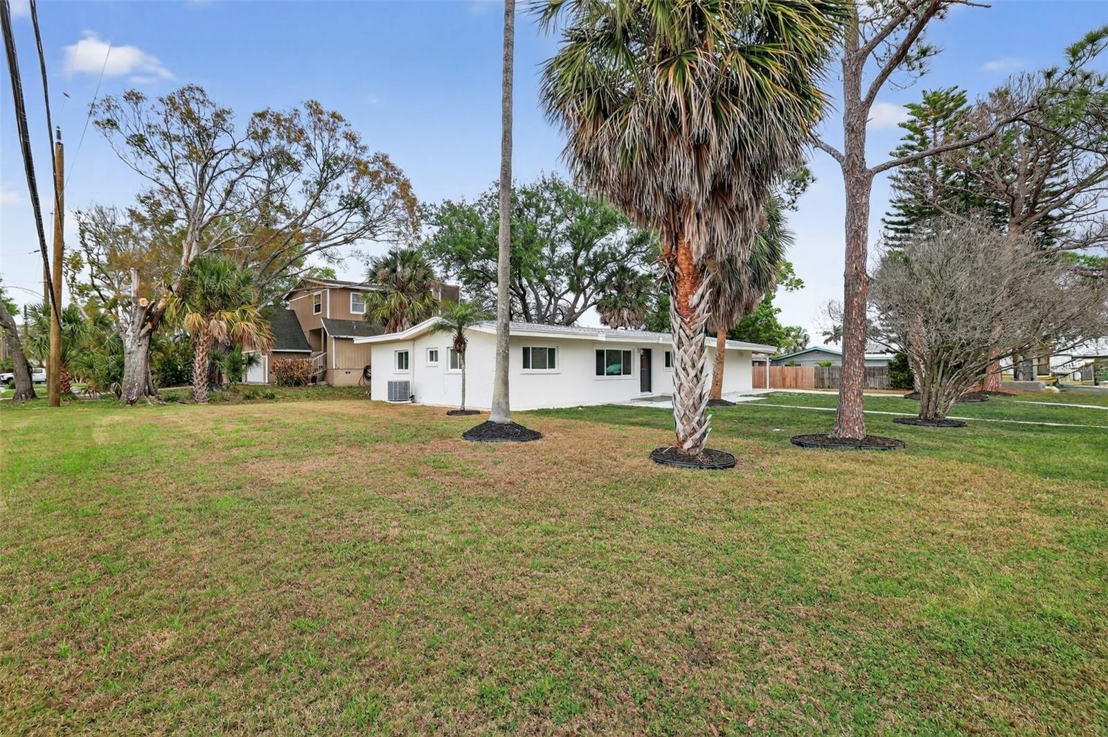 695 SUNSET DR, TARPON SPRINGS, FL, 34689