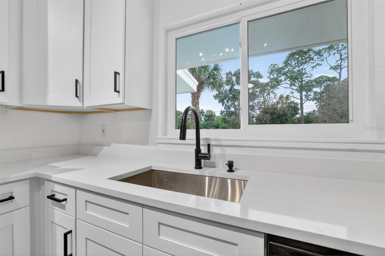 695 SUNSET DR, TARPON SPRINGS, FL, 34689