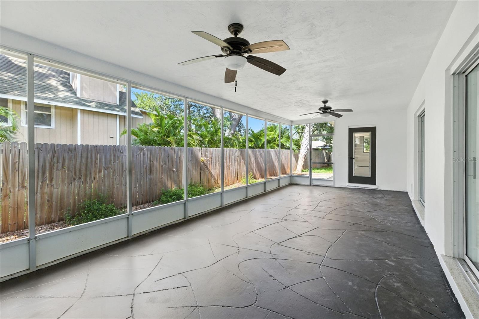 695 SUNSET DR, TARPON SPRINGS, FL, 34689