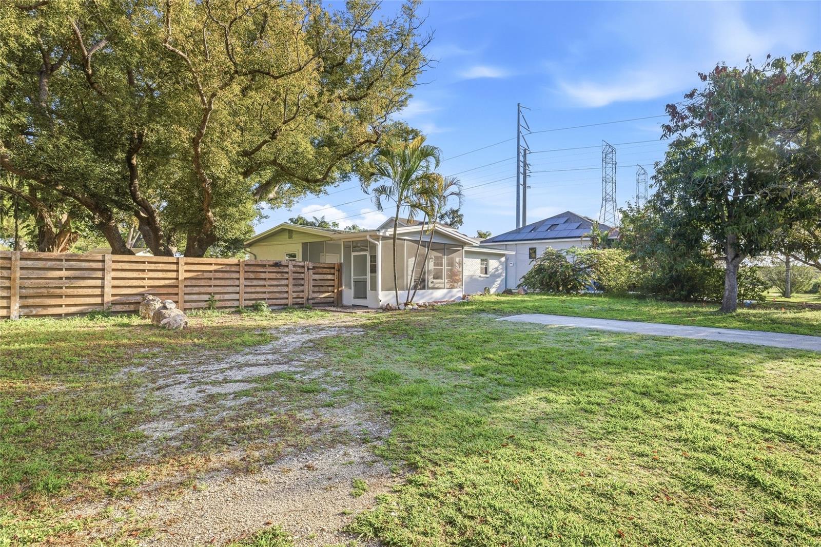 201 DUNKIRK RD, OLDSMAR, FL, 34677