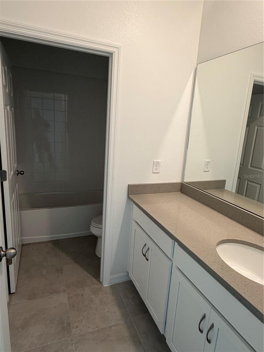 24546 HODGES RESERVE AVE, HOWEY IN THE HILLS, FL, 34737