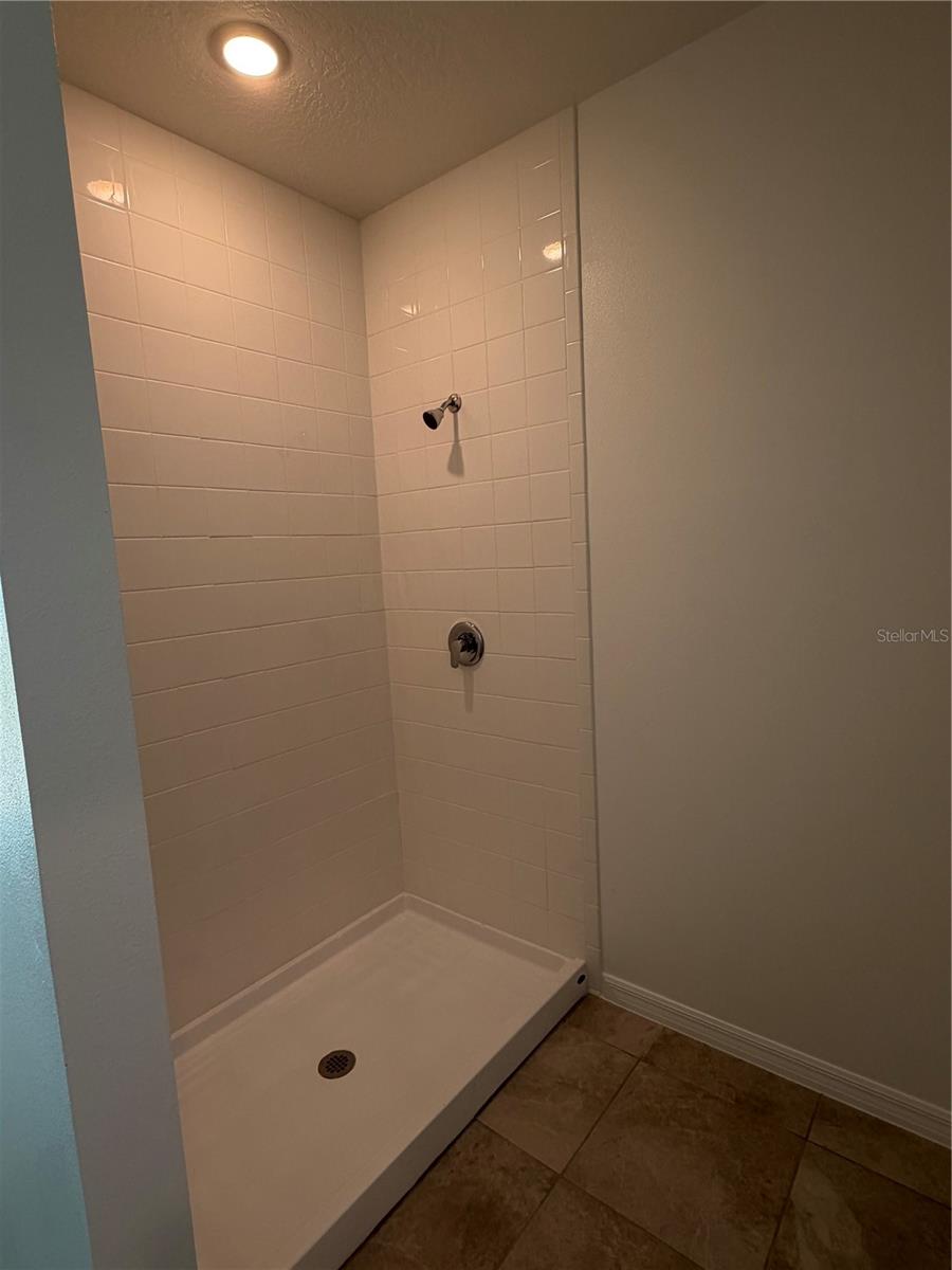 24546 HODGES RESERVE AVE, HOWEY IN THE HILLS, FL, 34737