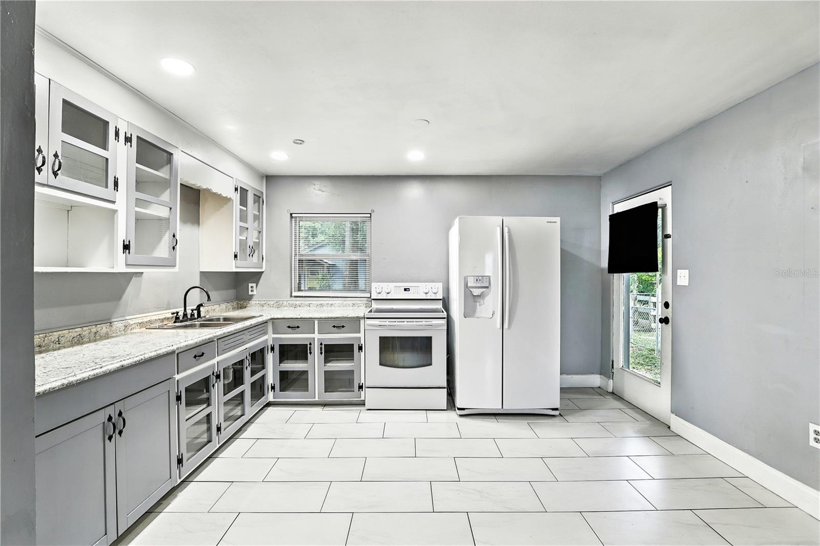 1412 E VOORHIS AVE, DELAND, FL, 32724