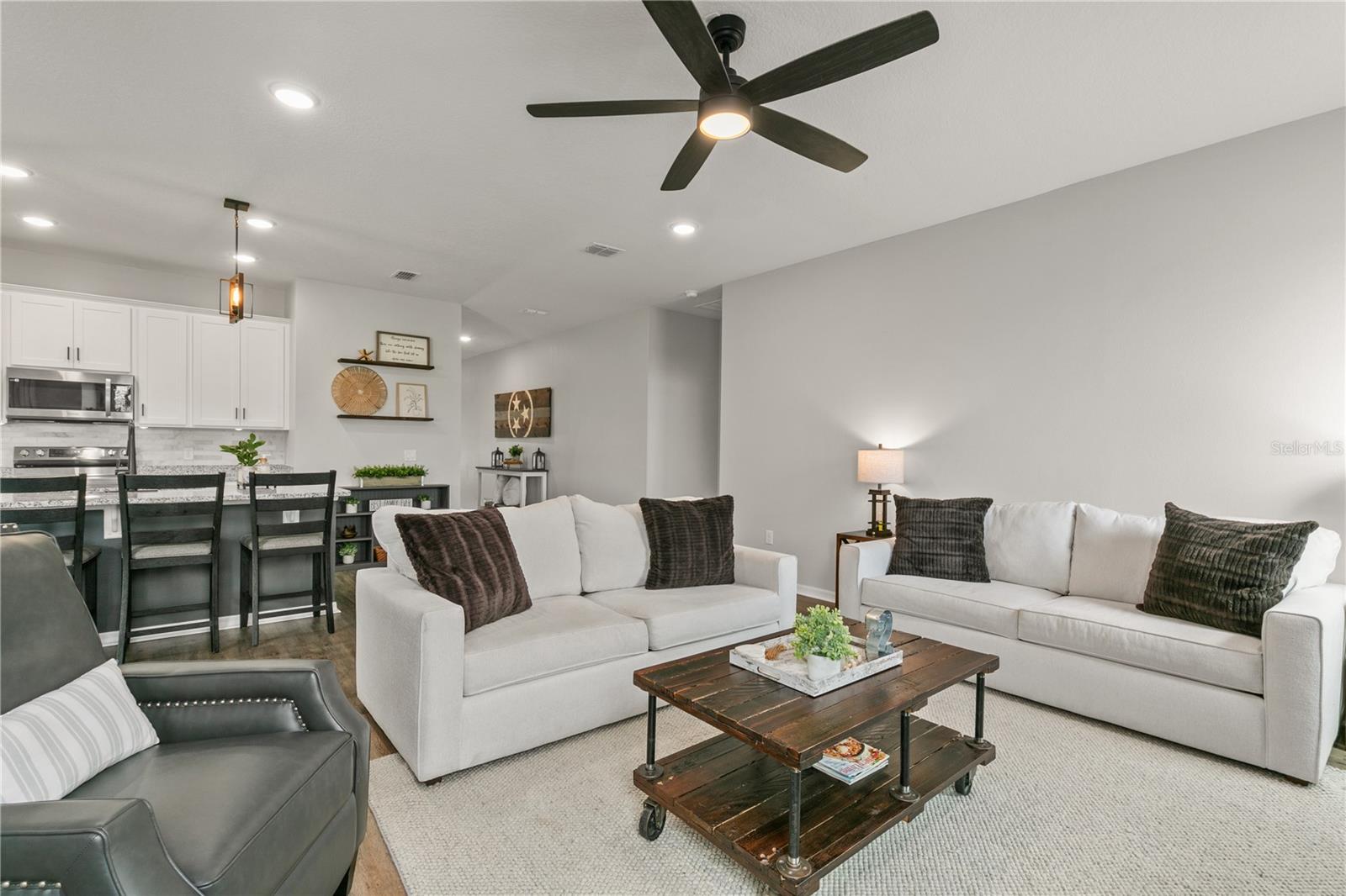 33289 ALWAYS DREAMING, SORRENTO, FL, 32776