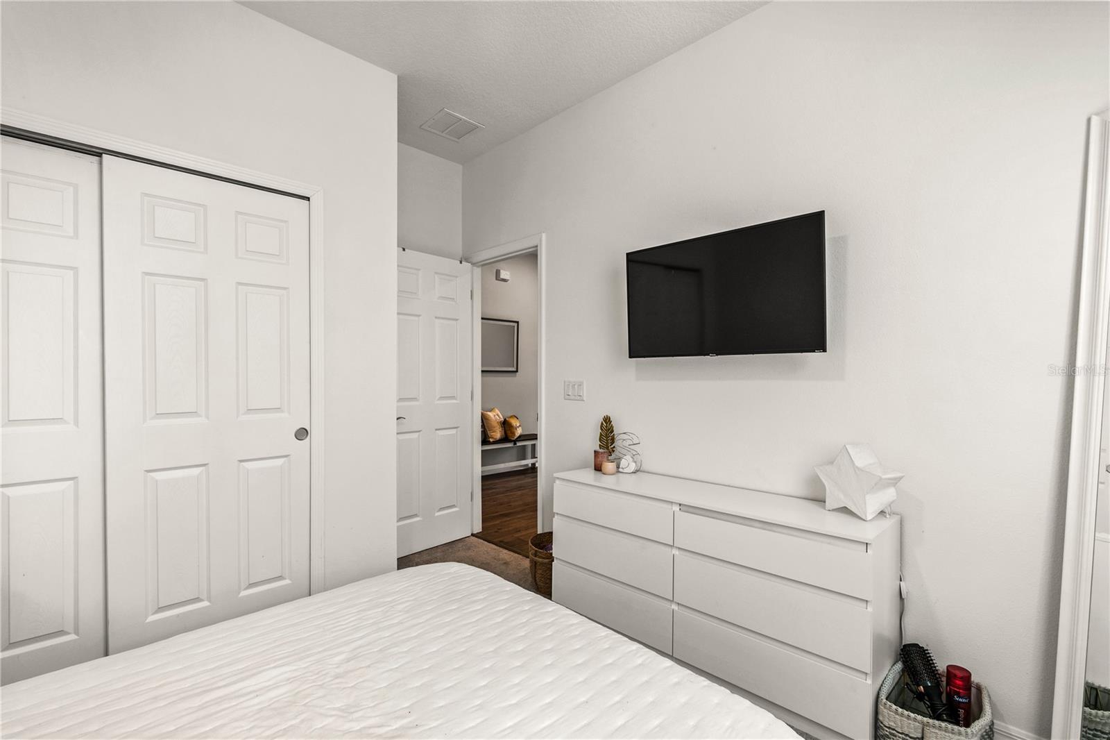 33289 ALWAYS DREAMING, SORRENTO, FL, 32776