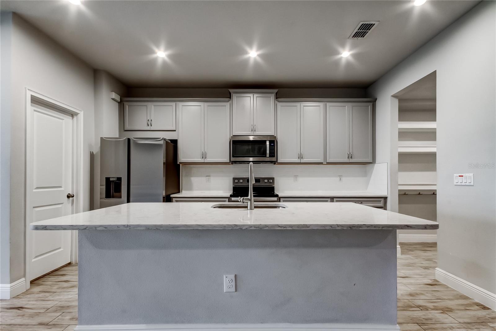 17623 LEDGER LINE LN, LUTZ, FL, 33558