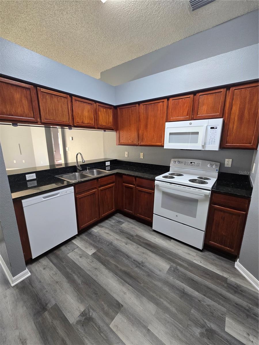 11752 LYNMOOR DR, RIVERVIEW, FL, 33579