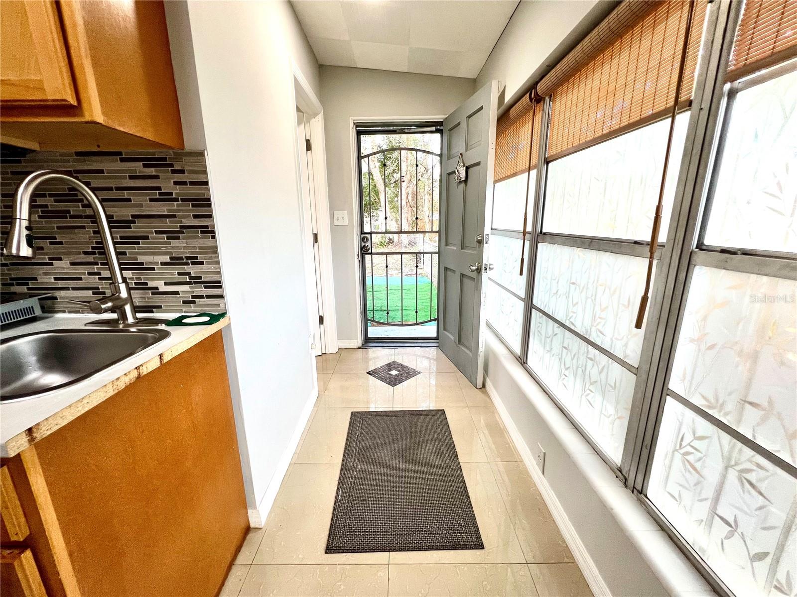 947 PINEDALE AVE, ORLANDO, FL, 32808