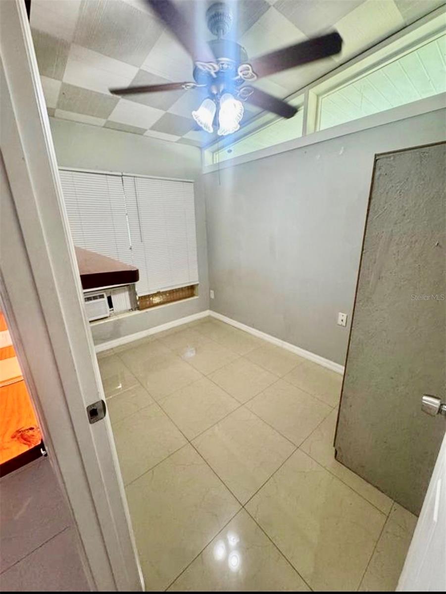 947 PINEDALE AVE, ORLANDO, FL, 32808