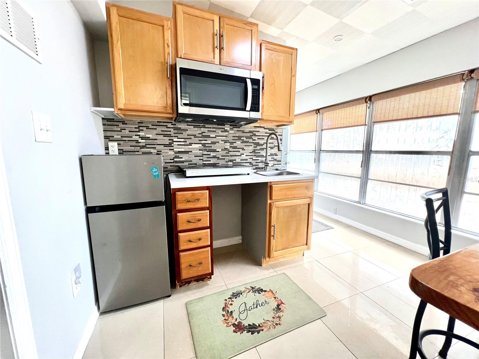 947 PINEDALE AVE, ORLANDO, FL, 32808