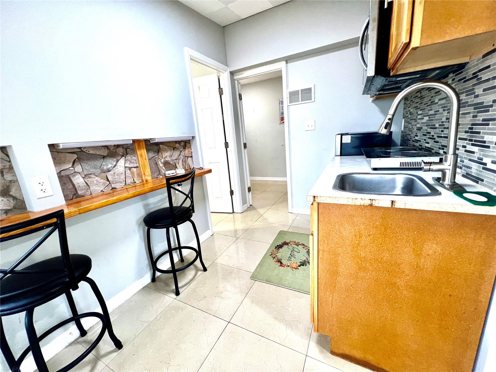 947 PINEDALE AVE, ORLANDO, FL, 32808