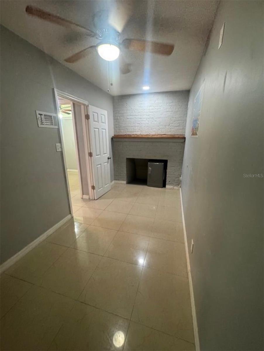 947 PINEDALE AVE, ORLANDO, FL, 32808