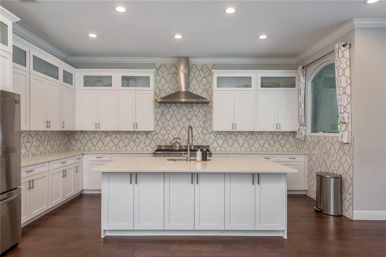 4010 EXECUTIVE DR, PALM HARBOR, FL, 34685