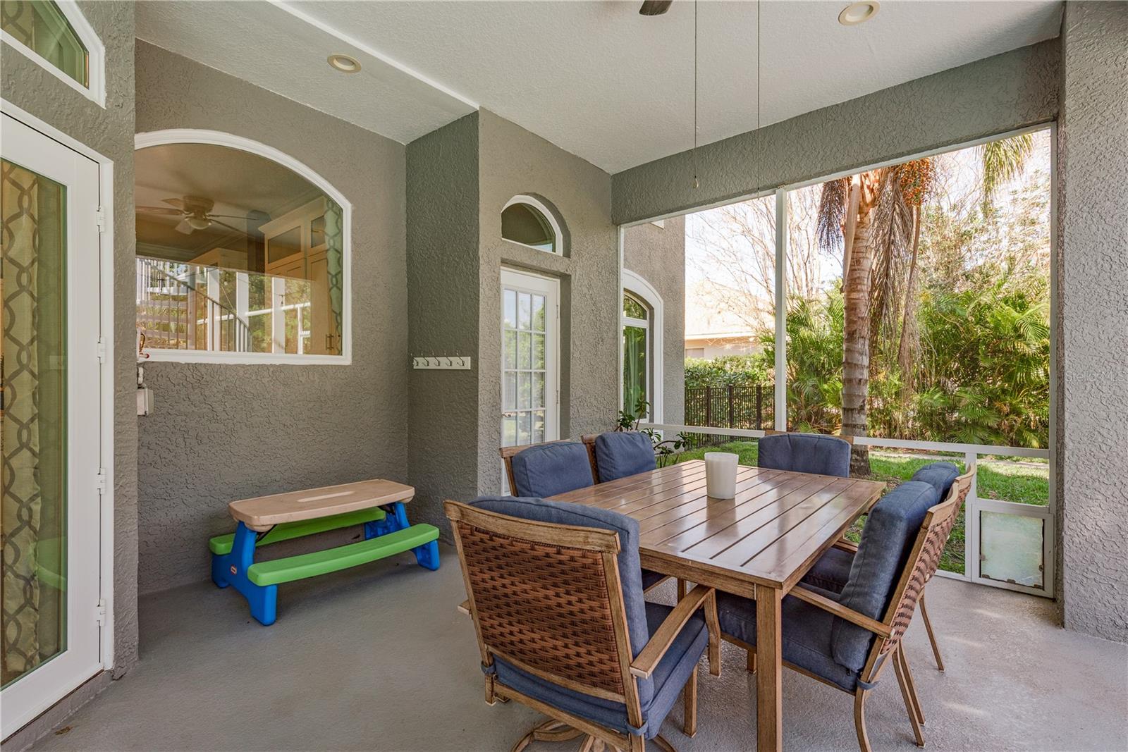 4010 EXECUTIVE DR, PALM HARBOR, FL, 34685