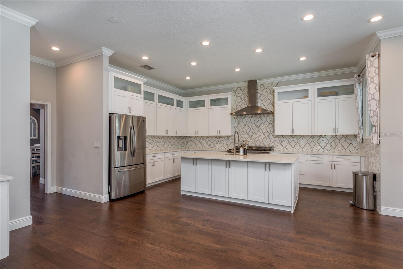 4010 EXECUTIVE DR, PALM HARBOR, FL, 34685