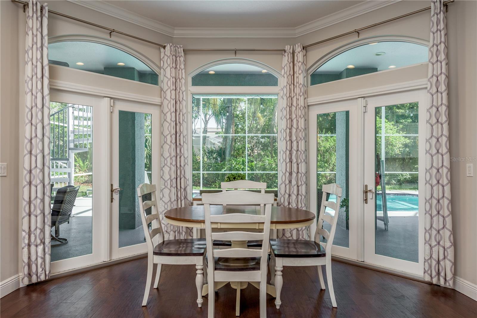 4010 EXECUTIVE DR, PALM HARBOR, FL, 34685