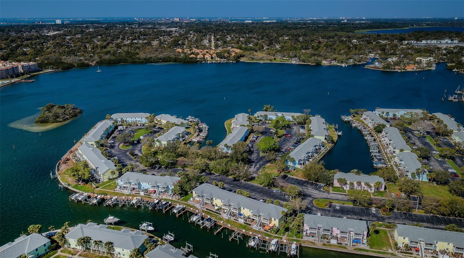 5196 BEACH DR SE #B, ST PETERSBURG, FL, 33705