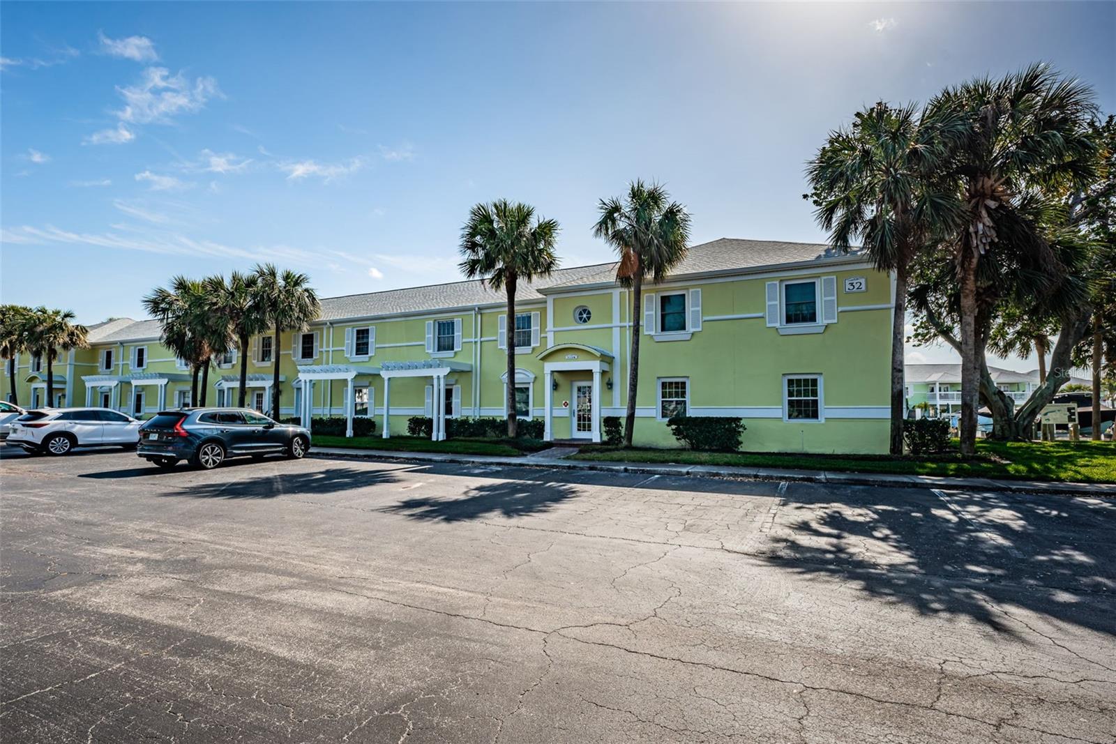 5196 BEACH DR SE #B, ST PETERSBURG, FL, 33705