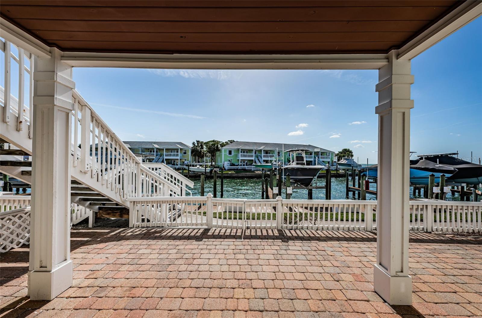 5196 BEACH DR SE #B, ST PETERSBURG, FL, 33705