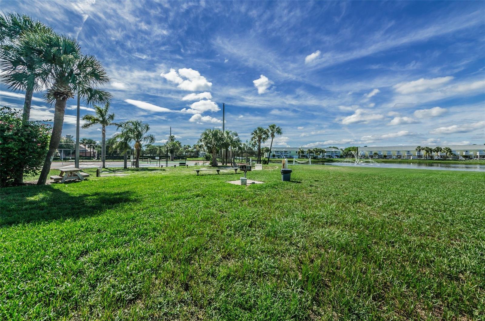 5196 BEACH DR SE #B, ST PETERSBURG, FL, 33705