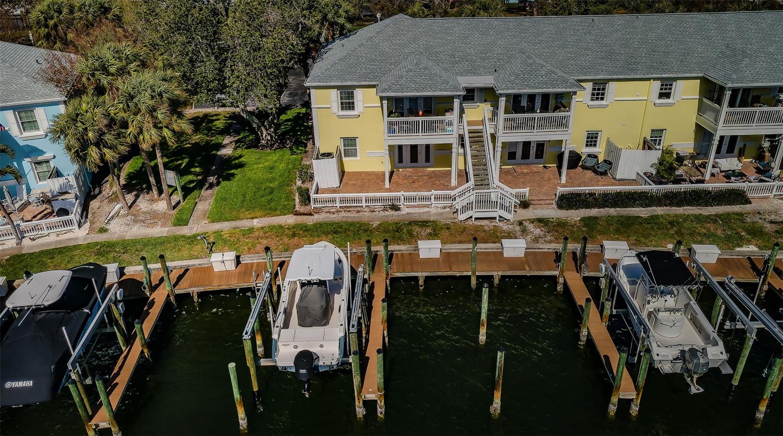 5196 BEACH DR SE #B, ST PETERSBURG, FL, 33705
