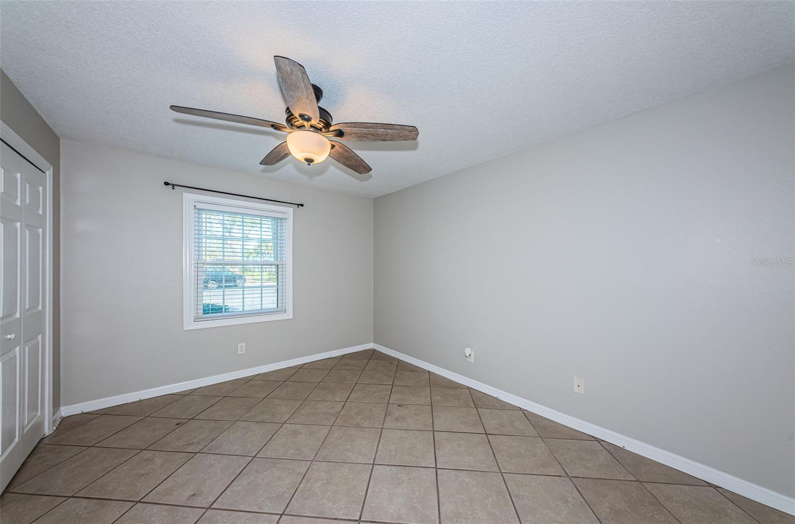 5196 BEACH DR SE #B, ST PETERSBURG, FL, 33705