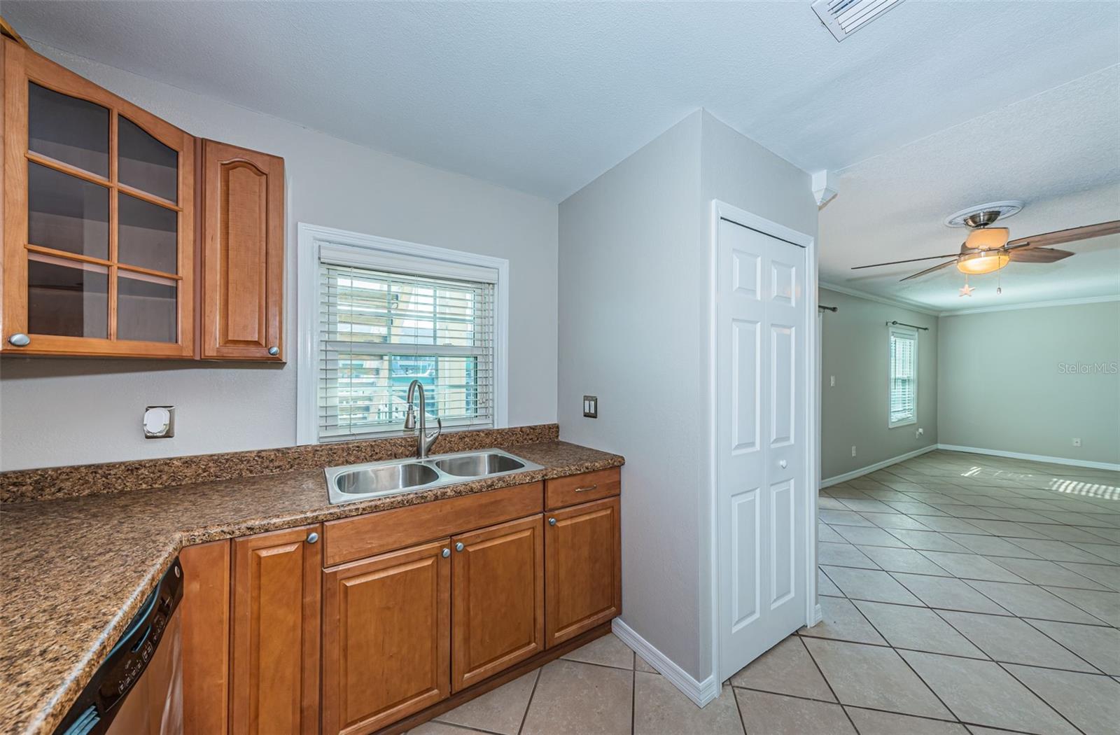 5196 BEACH DR SE #B, ST PETERSBURG, FL, 33705