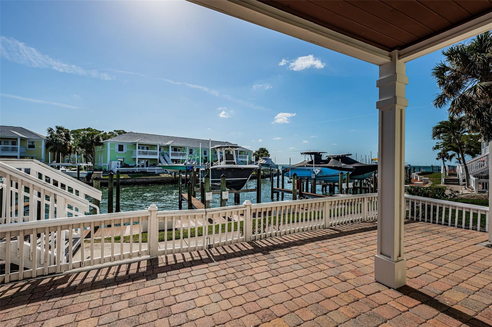 5196 BEACH DR SE #B, ST PETERSBURG, FL, 33705