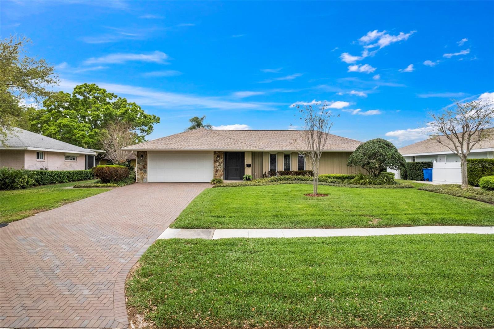511 RIVIERA BAY DR NE, ST PETERSBURG, FL, 33702