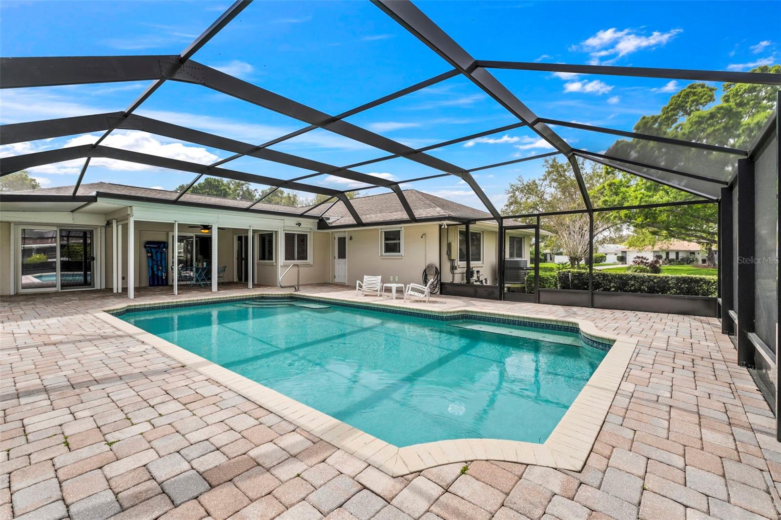511 RIVIERA BAY DR NE, ST PETERSBURG, FL, 33702