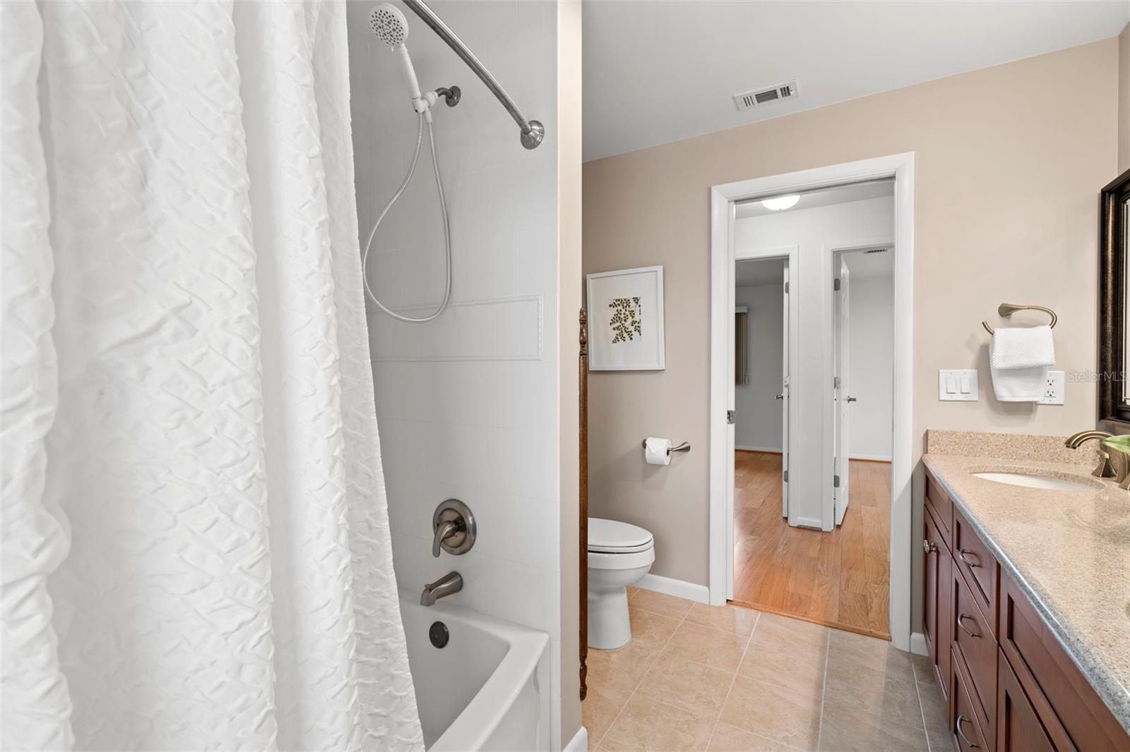 511 RIVIERA BAY DR NE, ST PETERSBURG, FL, 33702