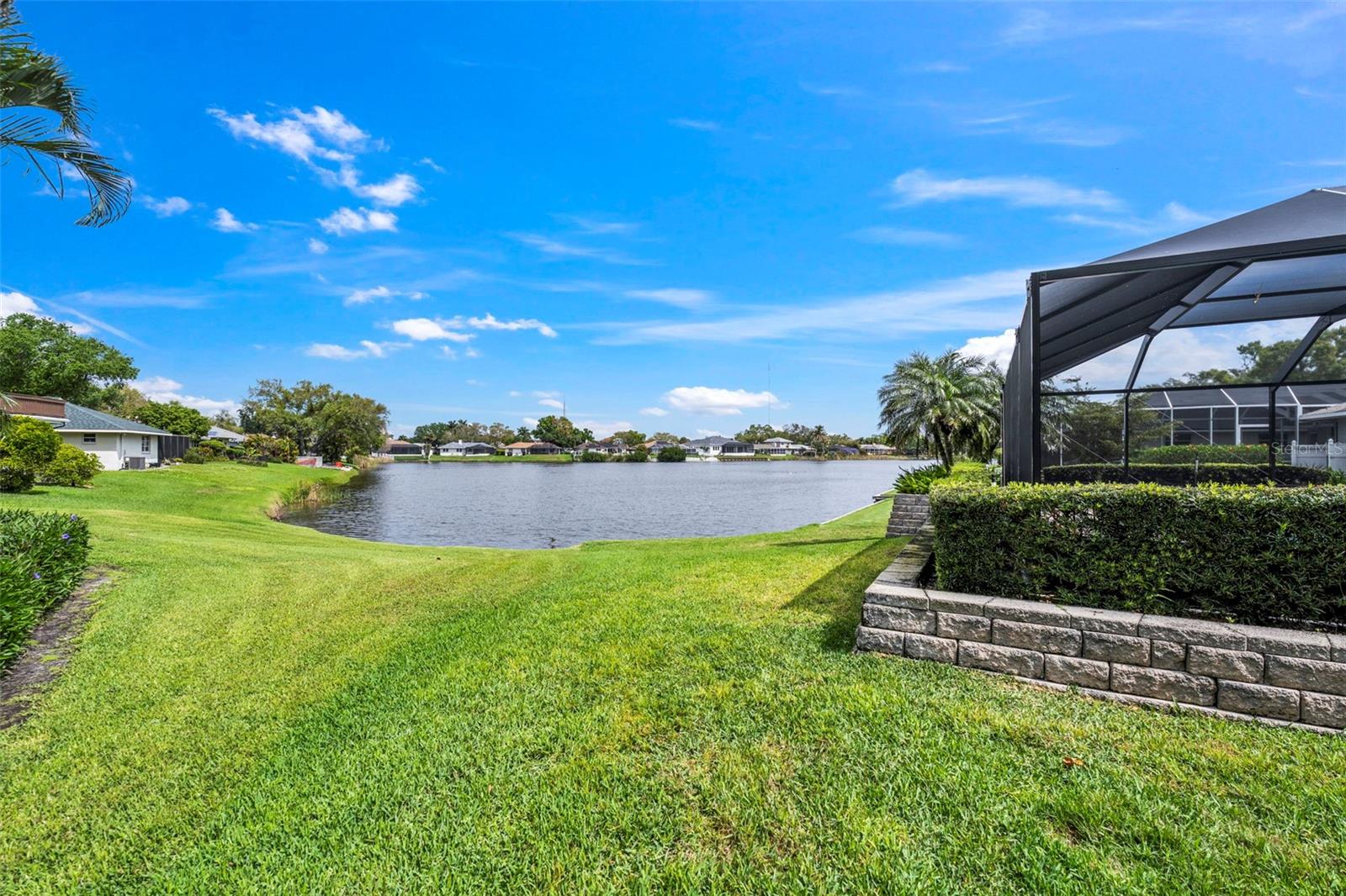 511 RIVIERA BAY DR NE, ST PETERSBURG, FL, 33702