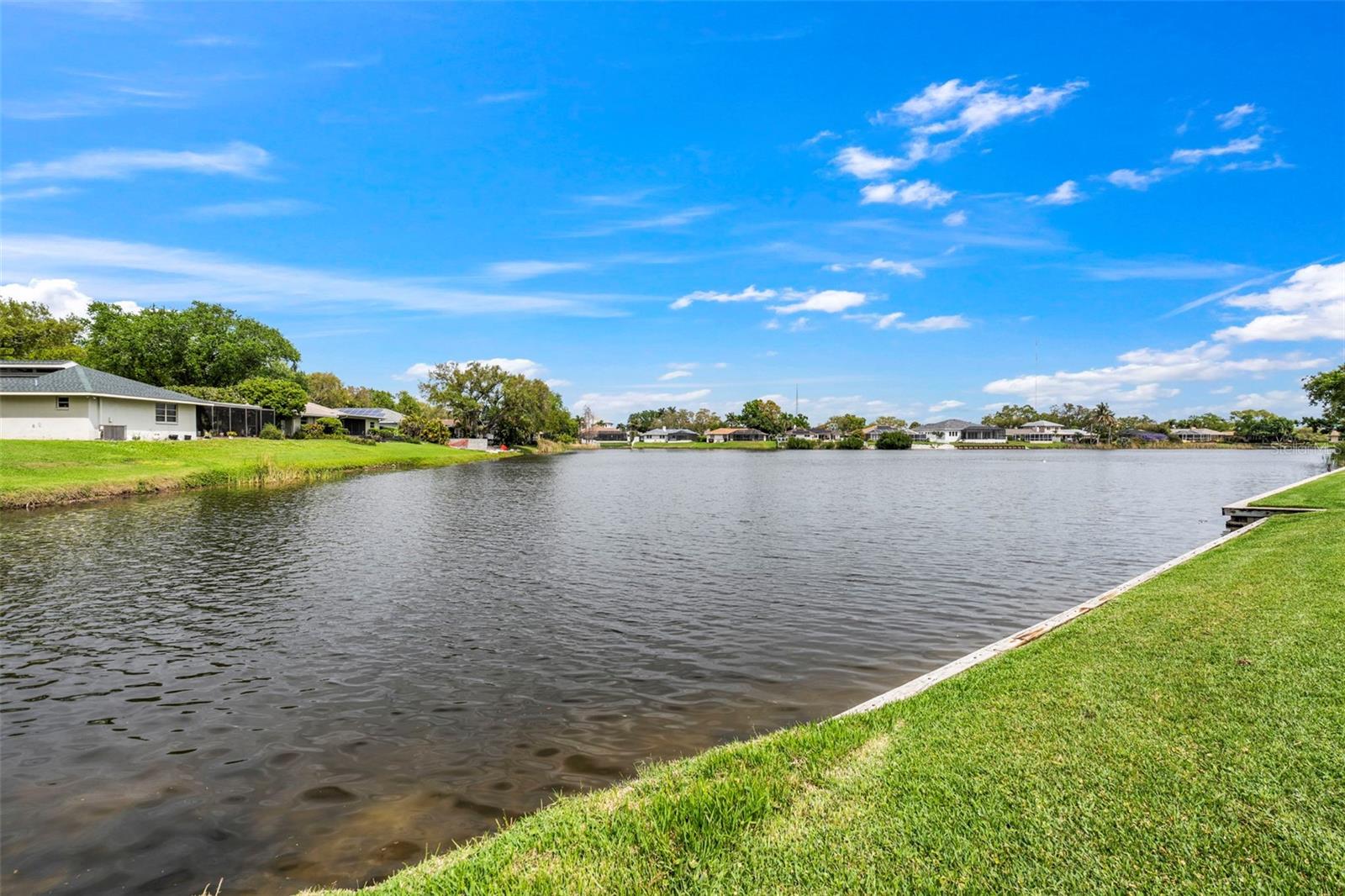 511 RIVIERA BAY DR NE, ST PETERSBURG, FL, 33702