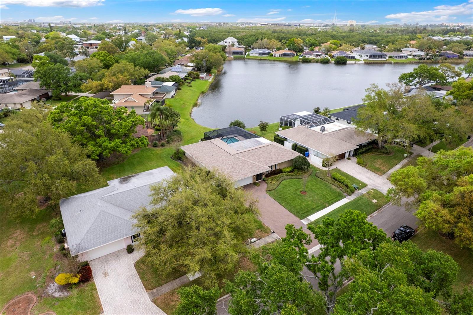 511 RIVIERA BAY DR NE, ST PETERSBURG, FL, 33702