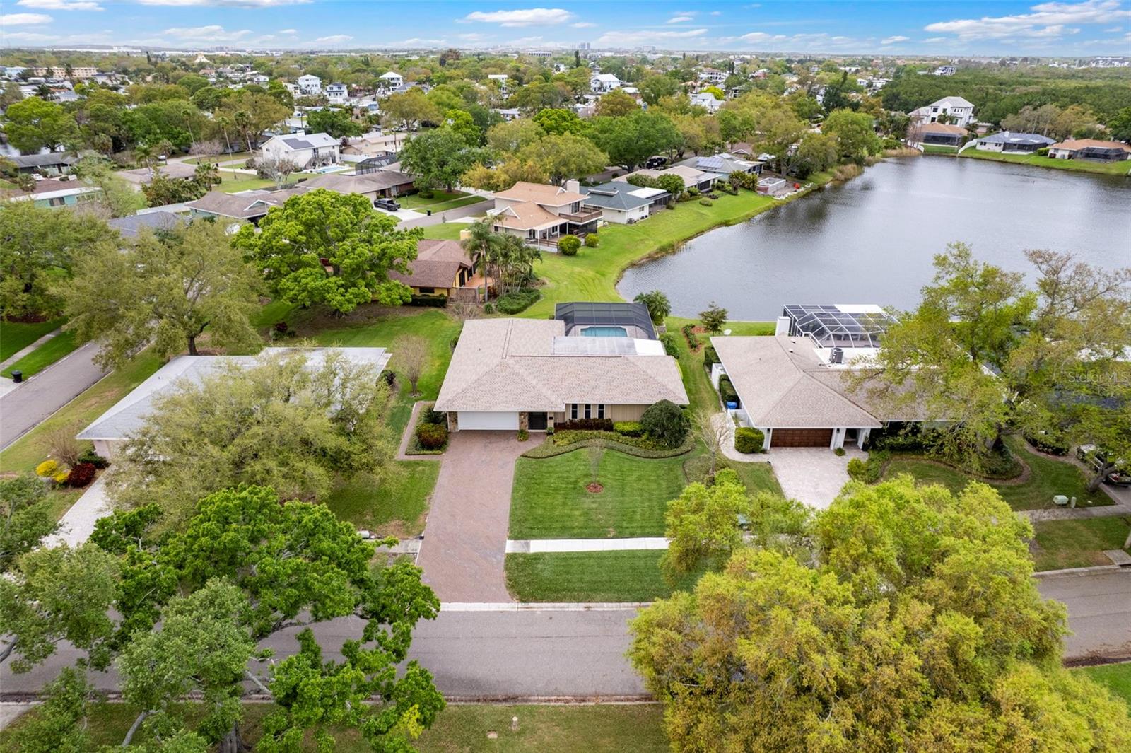 511 RIVIERA BAY DR NE, ST PETERSBURG, FL, 33702