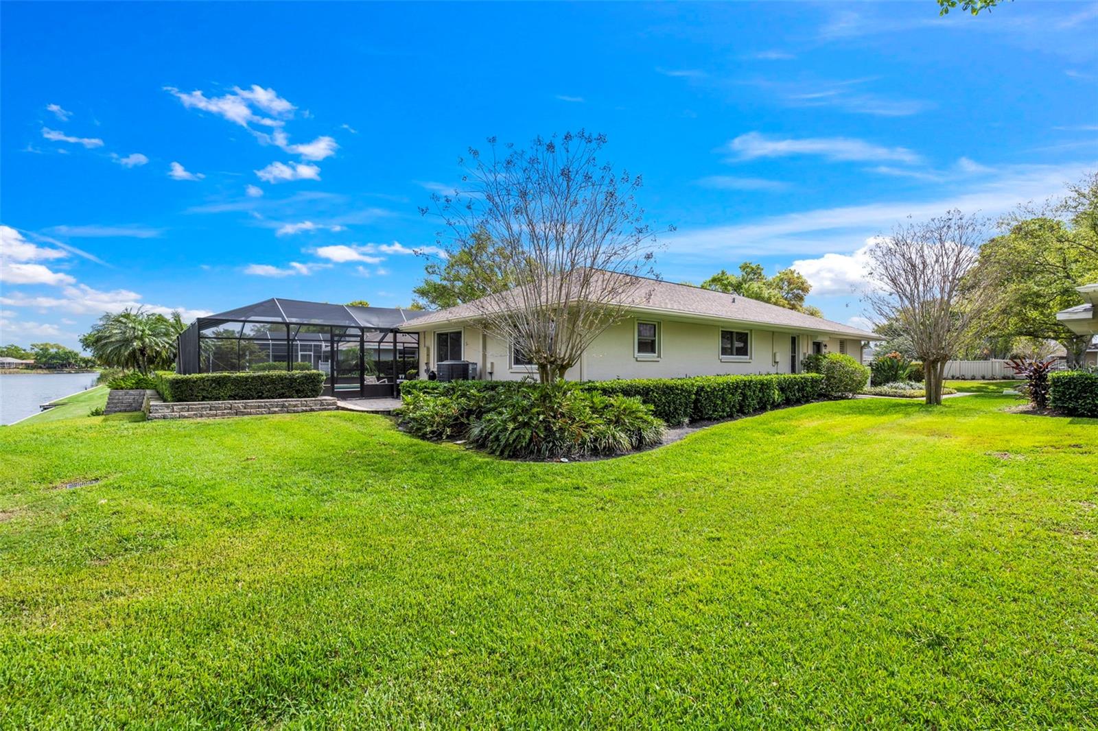 511 RIVIERA BAY DR NE, ST PETERSBURG, FL, 33702