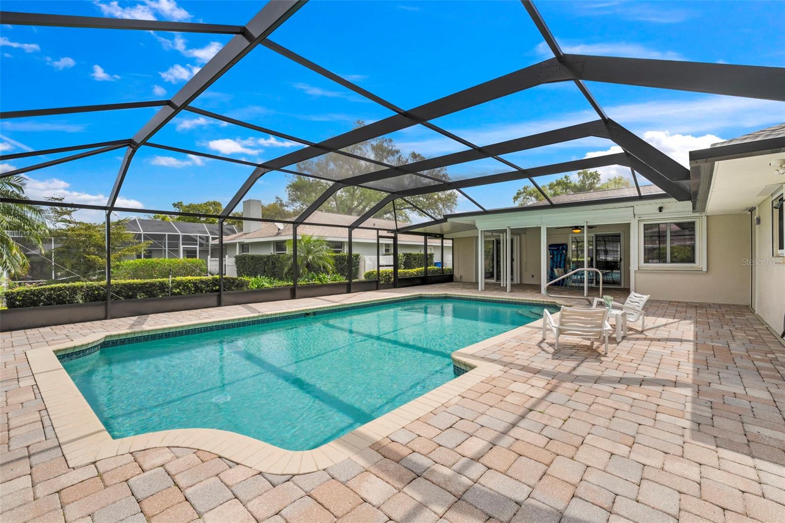 511 RIVIERA BAY DR NE, ST PETERSBURG, FL, 33702