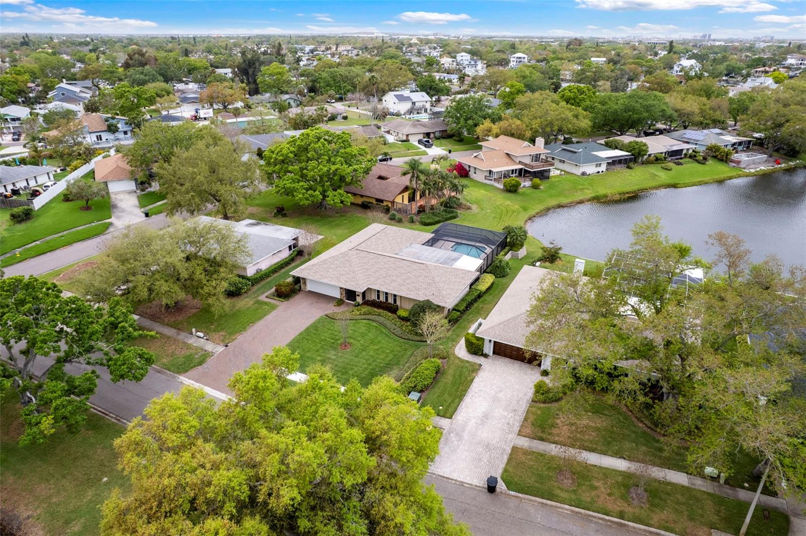 511 RIVIERA BAY DR NE, ST PETERSBURG, FL, 33702
