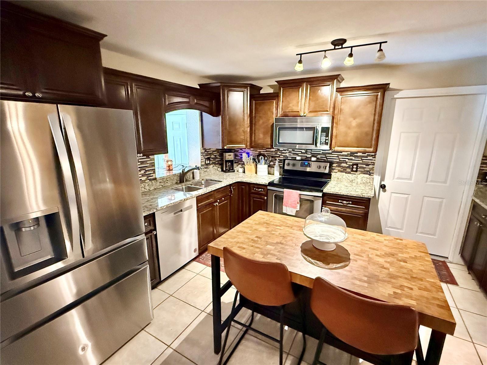 304 BLUEBIRD AVE, LAKELAND, FL, 33809