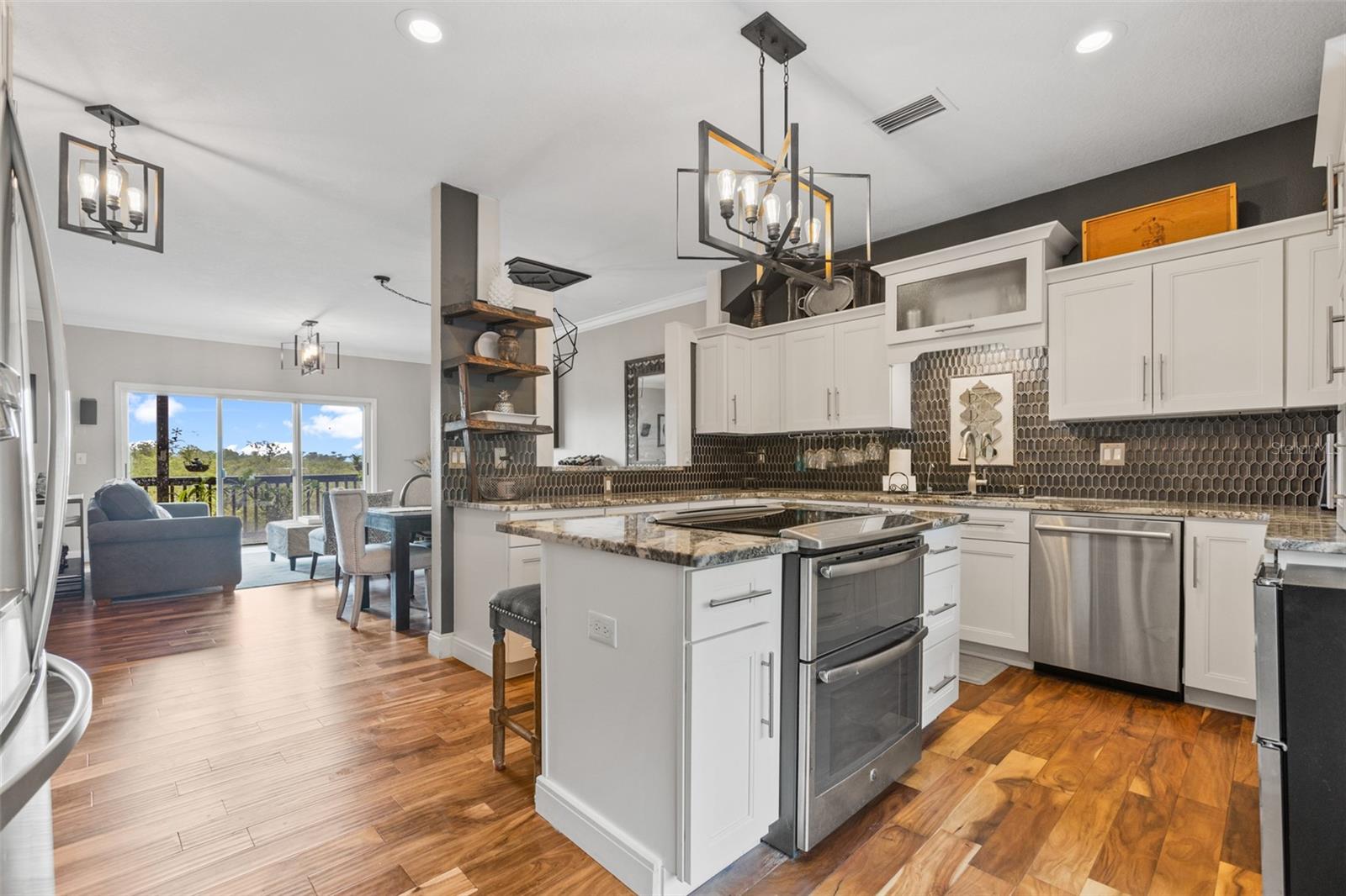 574 RYANS WOODS LN, PALM HARBOR, FL, 34683