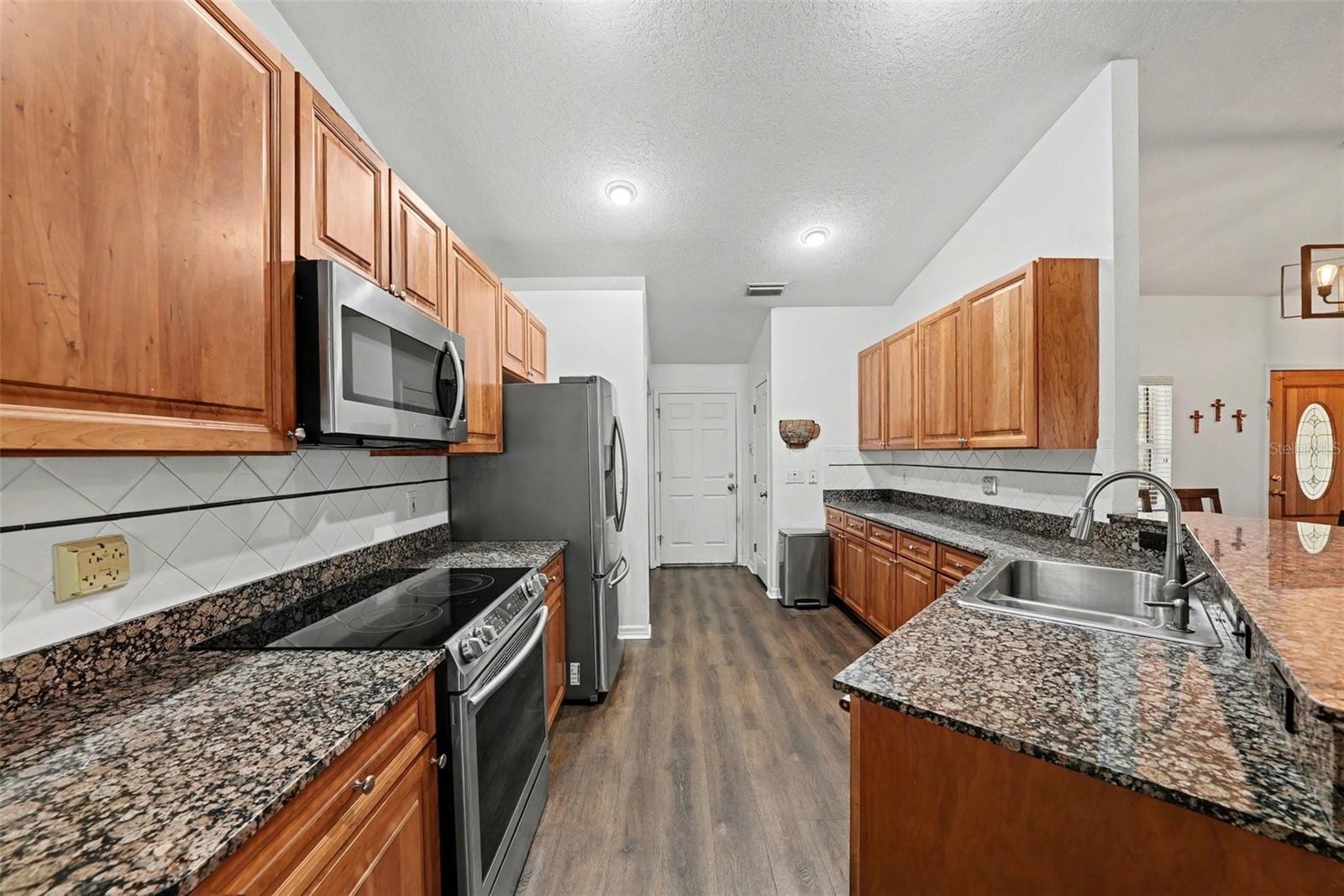 8802 ASHMAN RD, RIVERVIEW, FL, 33578