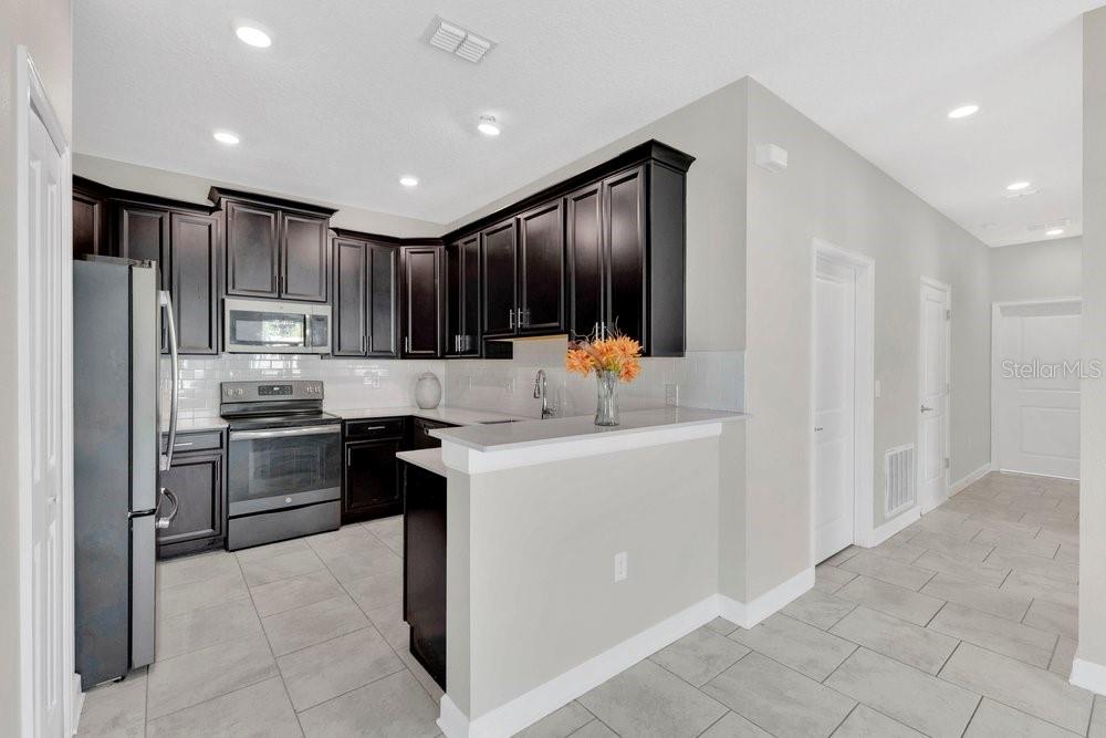 1051 QUAKER RIDGE LN, DAVENPORT, FL, 33896