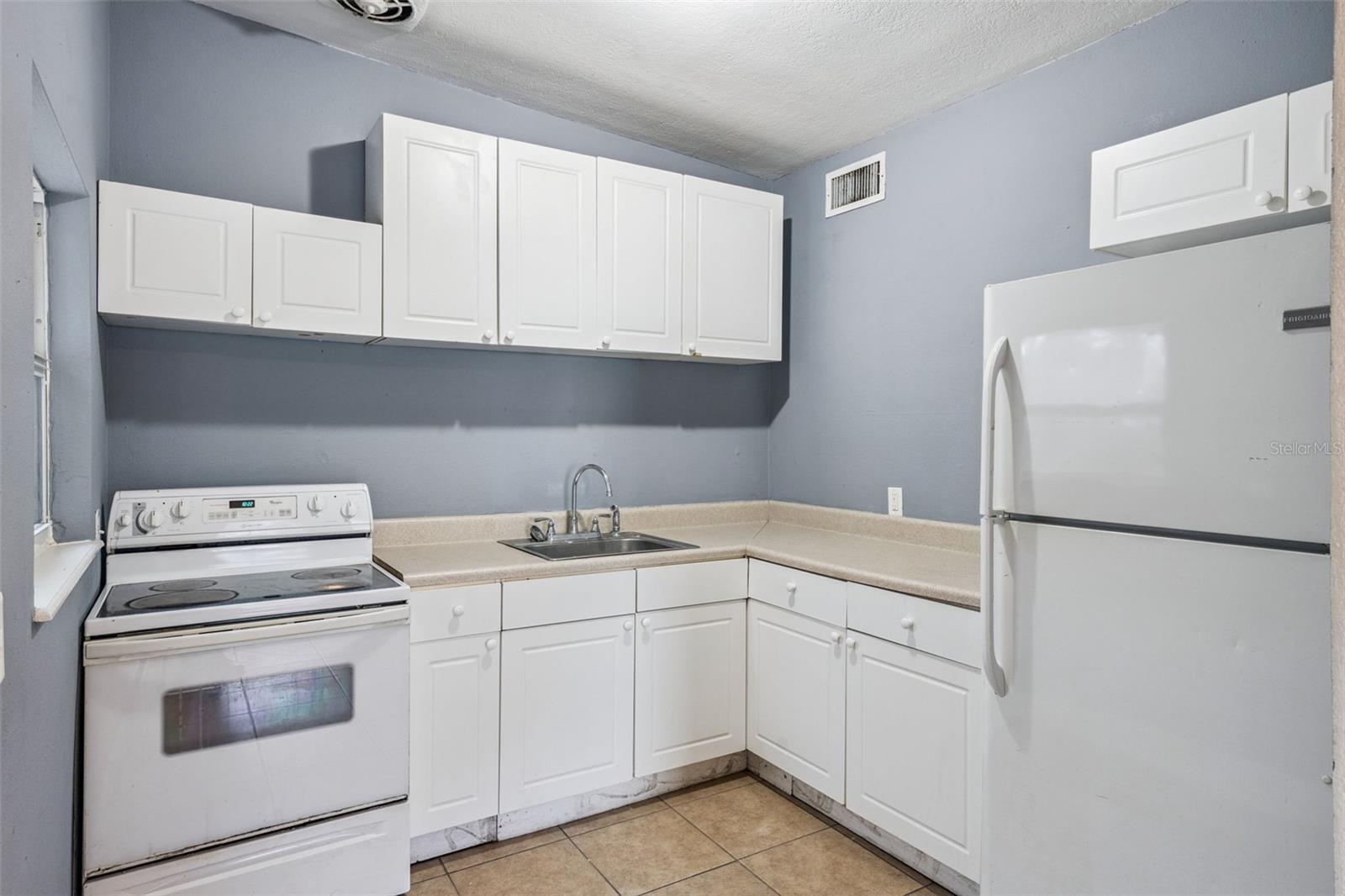 205 OAKLAND AVE, SANFORD, FL, 32773