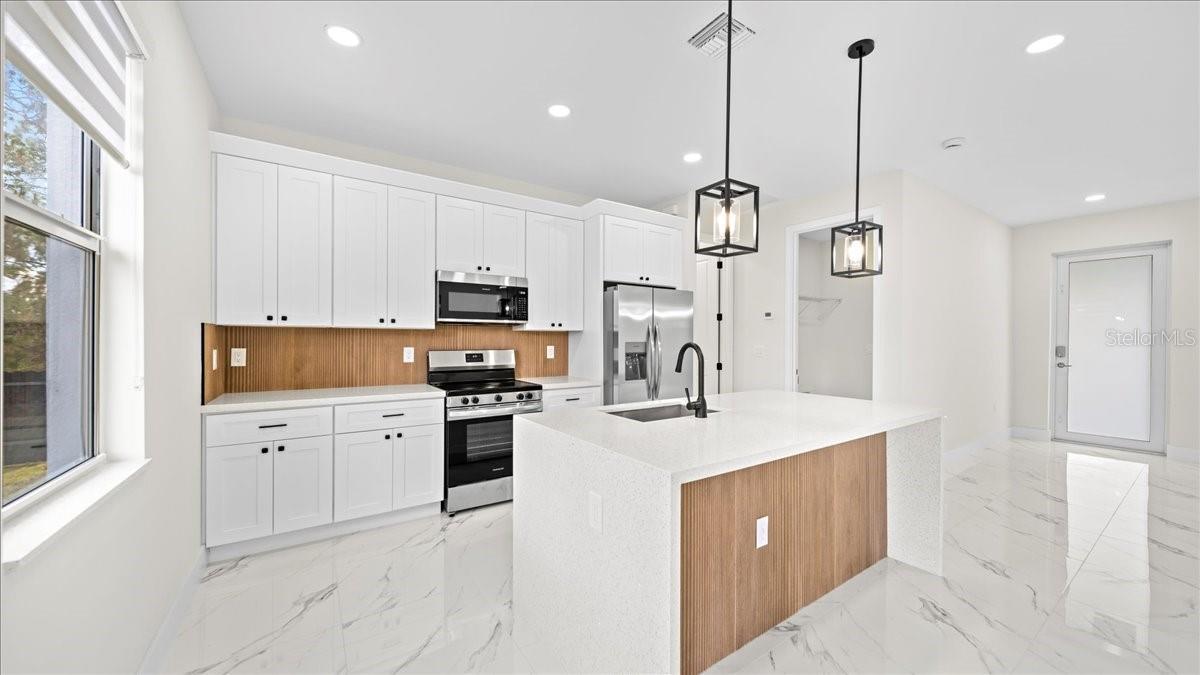 365 PERL ST, PORT CHARLOTTE, FL, 33954