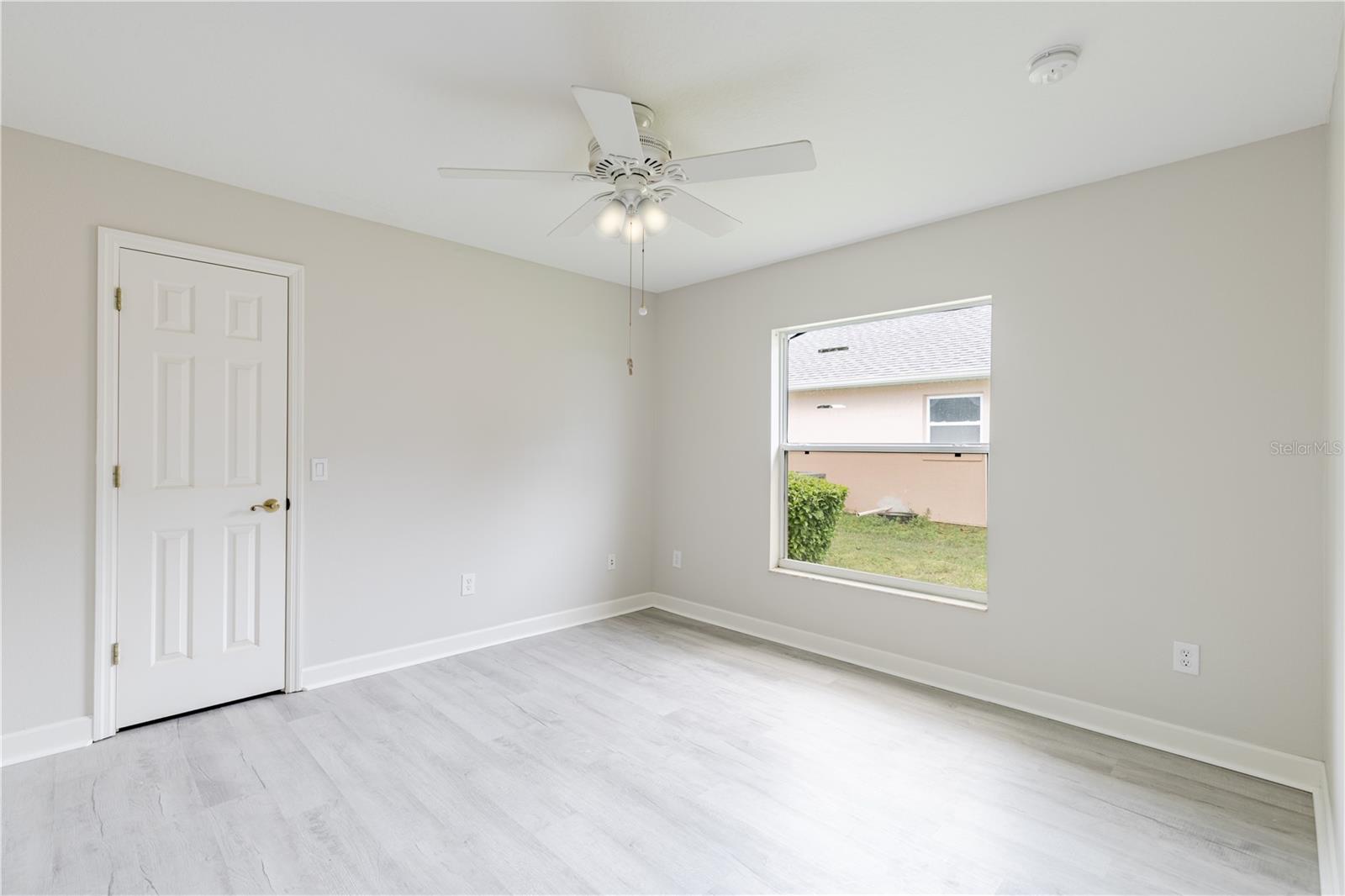 3804 BAYSHORE CIR, TAVARES, FL, 32778