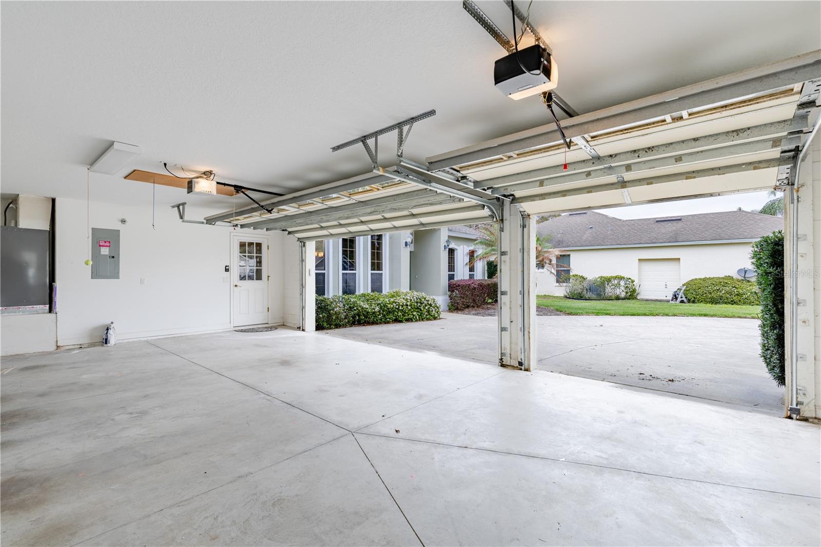 3804 BAYSHORE CIR, TAVARES, FL, 32778