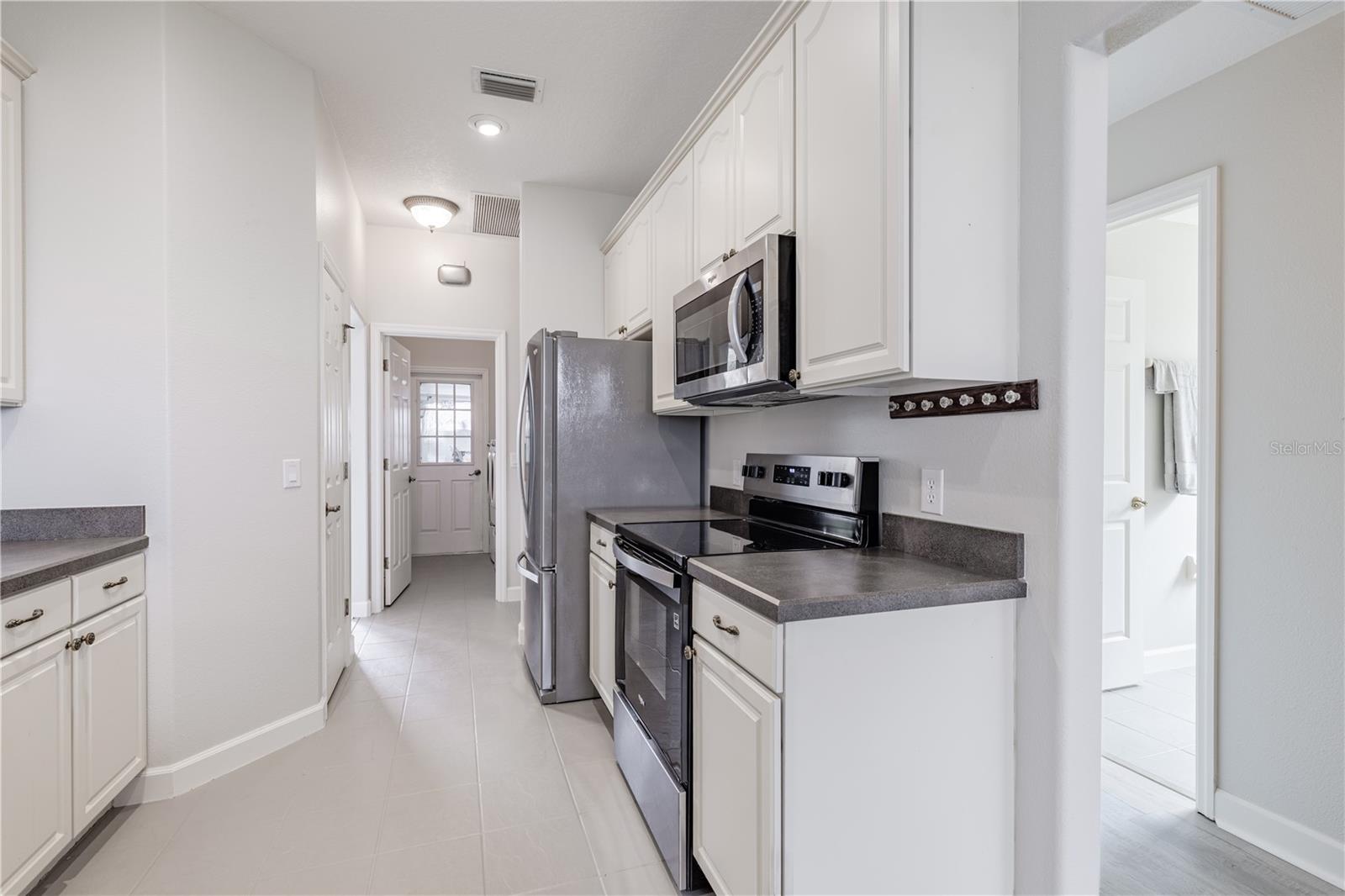 3804 BAYSHORE CIR, TAVARES, FL, 32778