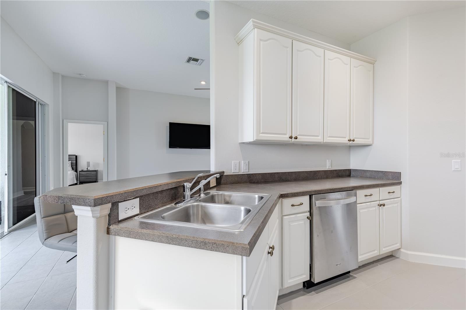 3804 BAYSHORE CIR, TAVARES, FL, 32778