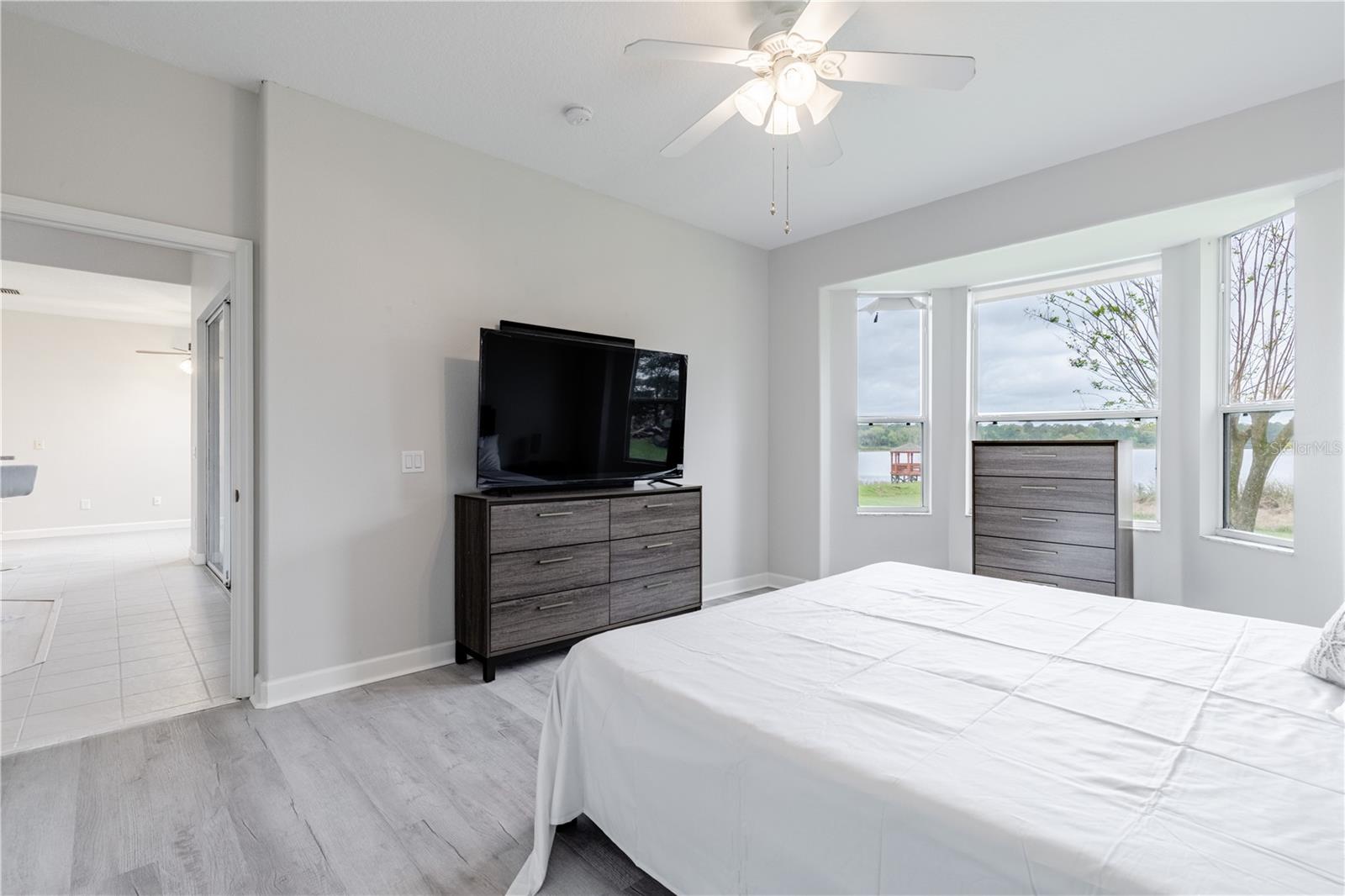 3804 BAYSHORE CIR, TAVARES, FL, 32778