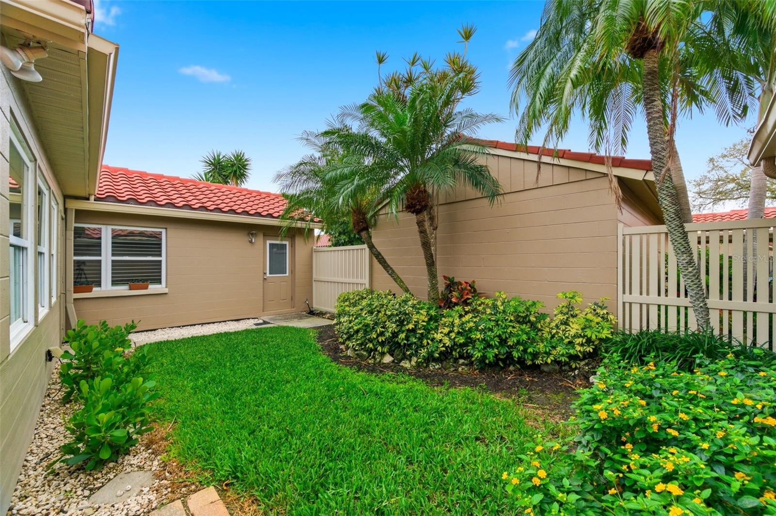 526 ST TROPEZ CIR NE, ST PETERSBURG, FL, 33703